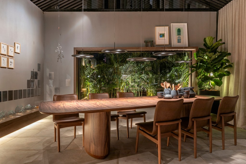 Liê Arquitetas Nosso Lugar Aqui CASACOR Brasília 2022 sala jantar mesa cadeira