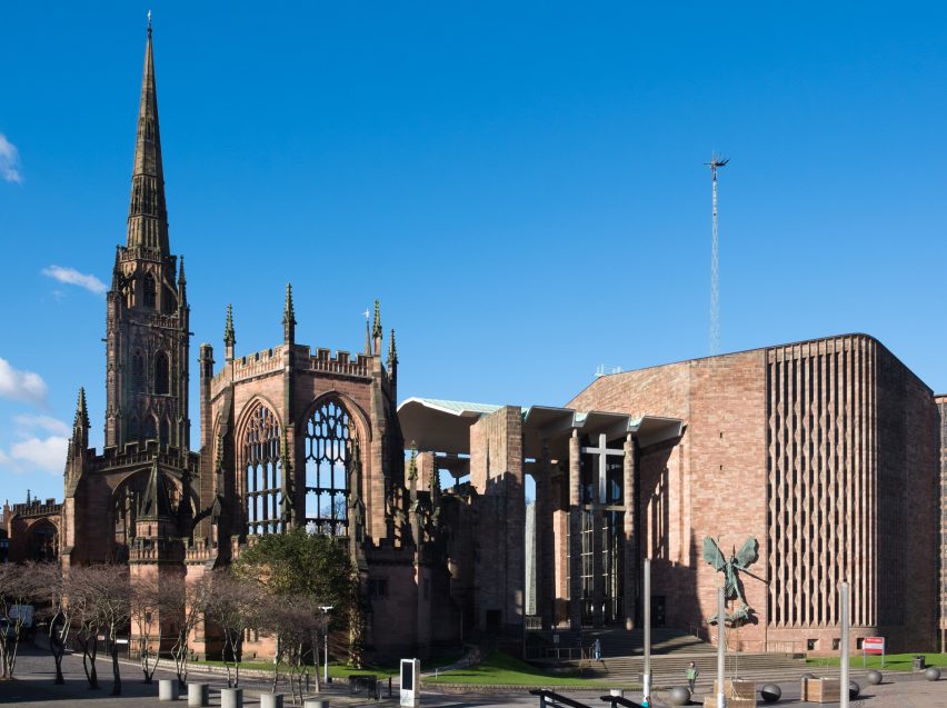 Catedral de Coventry, por Basil Spence (Coventry, Inglaterra- 1962)