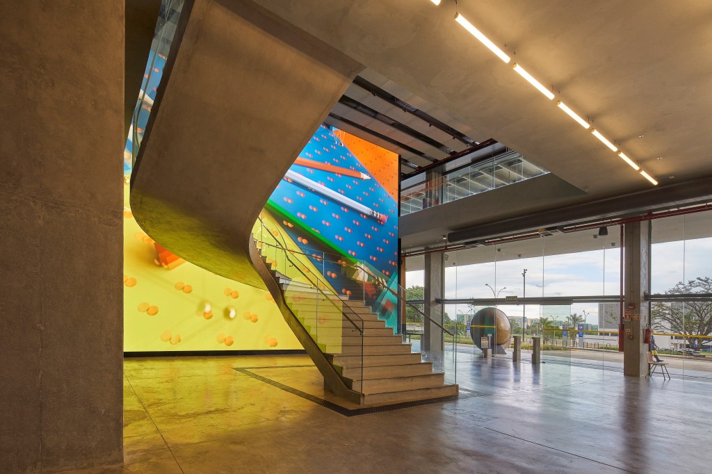 Gustavo Penna 'reinventa' edifício desenhado por Niemeyer no coração de Brasília
