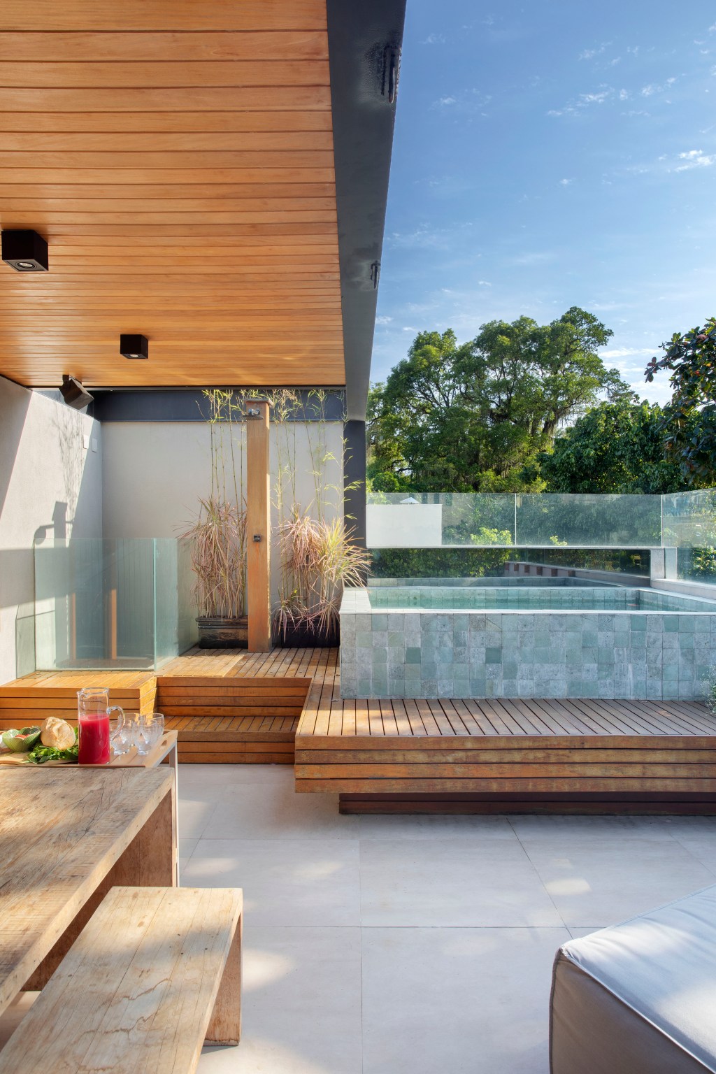 Casa vila Escala Arquitetura Rio de Janeiro reforma arquitetura terraço piscina madeira