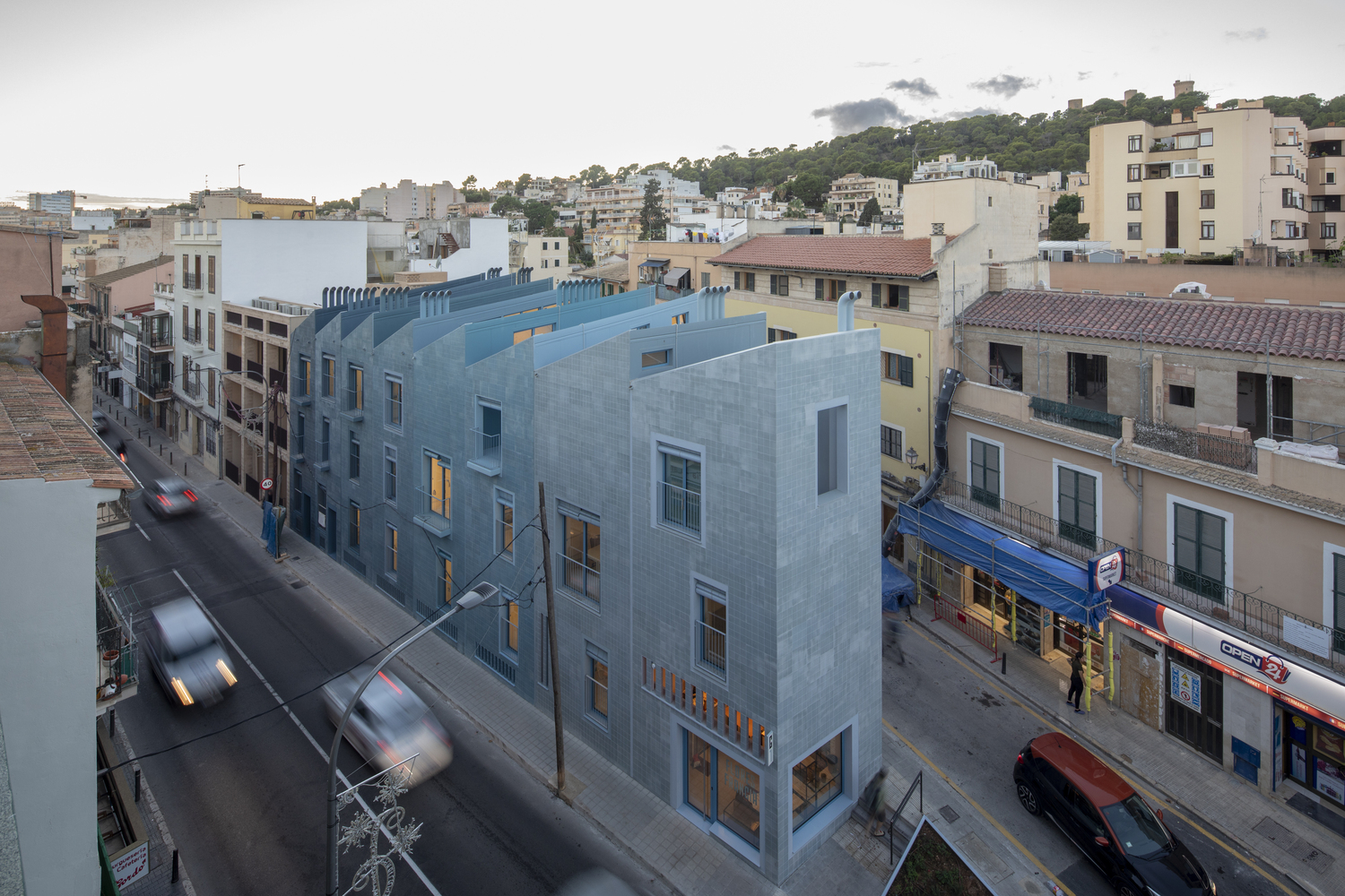 Proyecto Gomila, España, sostenibilidad, edificios coloridos