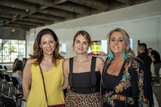 Cleide Gomes, Mariana Rosalen e Ana Paula Porto.