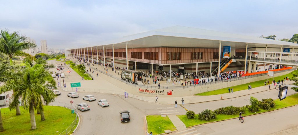 Entrada da São Paulo Expo durante a FEICON 2023. 