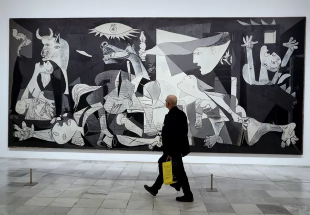 Guernica no Museu Reina Sofia em Madri, na Espanha /