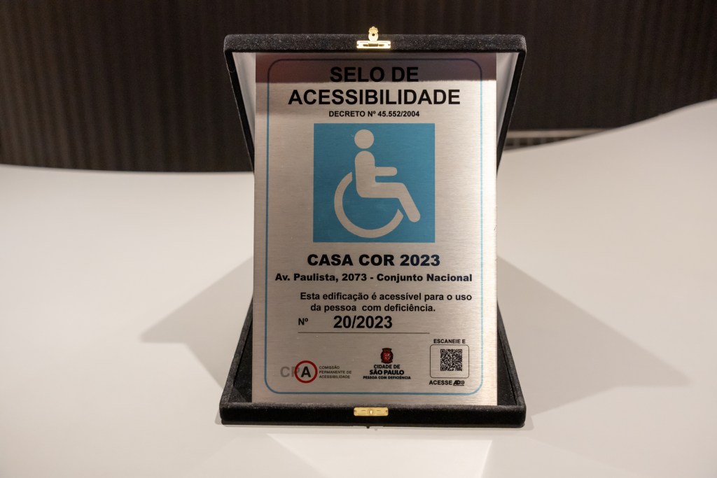 A CASACOR São Paulo recebe o Selo de Acessibilidade, concedido pela Comissão Permanente de Acessibilidade (CPA)