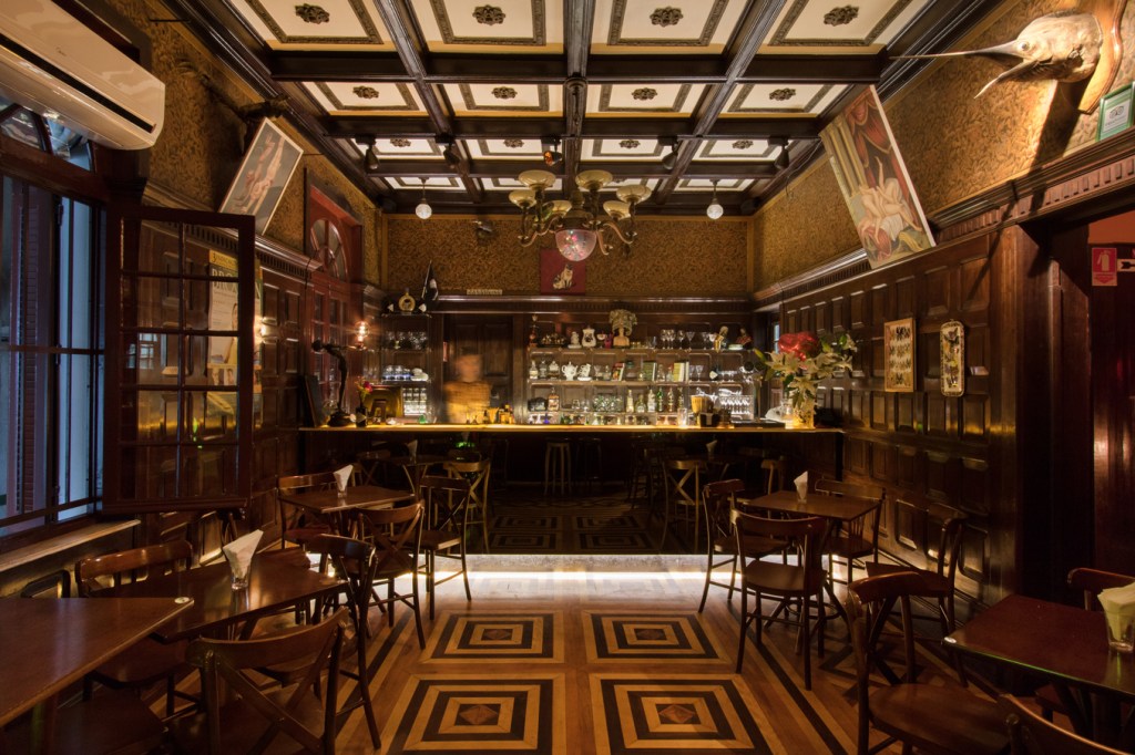 Bares e restaurantes em casarões históricos - Drosophyla Bar