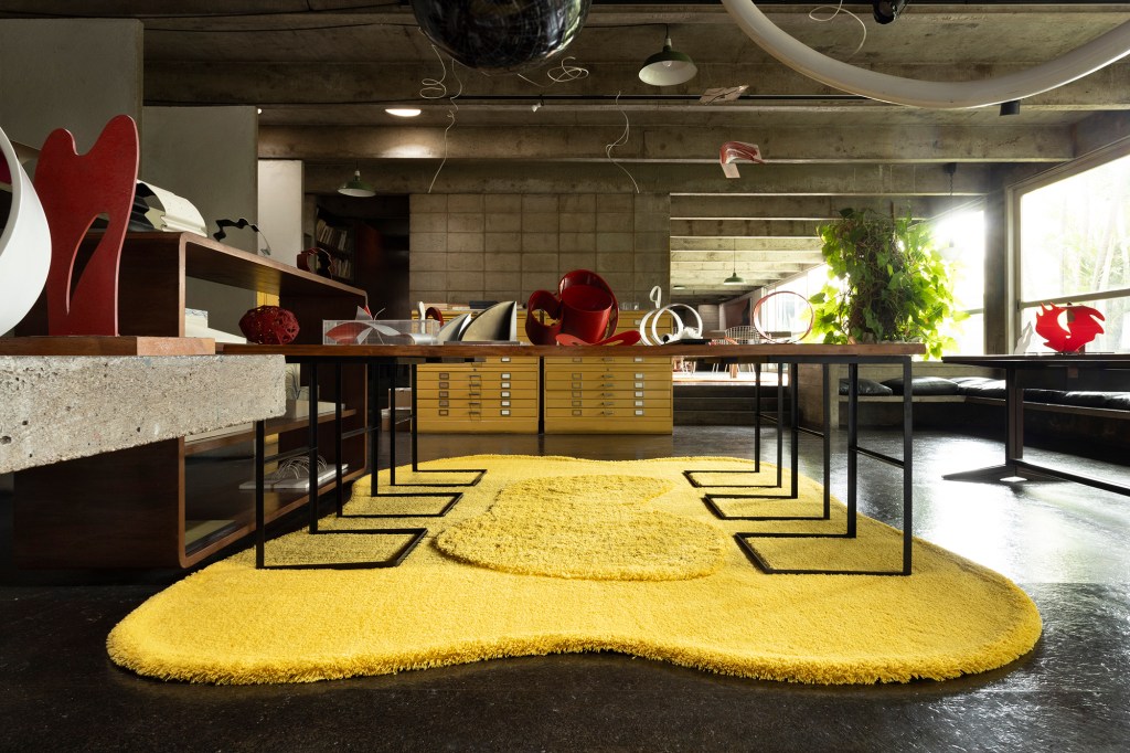 Ruy Ohtake lança linha de tapetes inspirada nos rios brasileiros