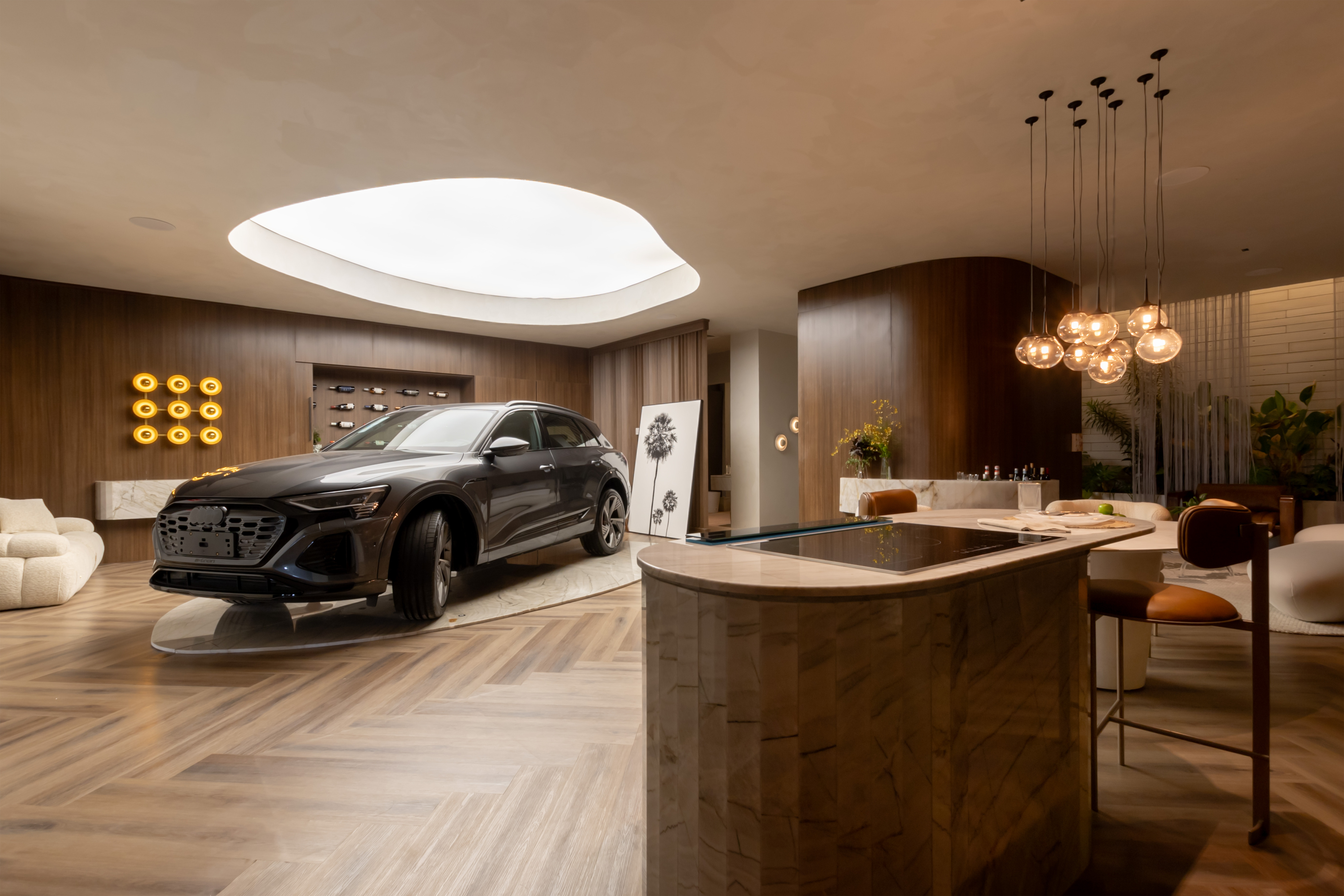 Audi Space aporta sofisticación a través de la madera y las piedras naturales