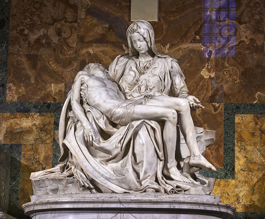 Pietá foi esculpida quando o artista tinha apenas 23 anos