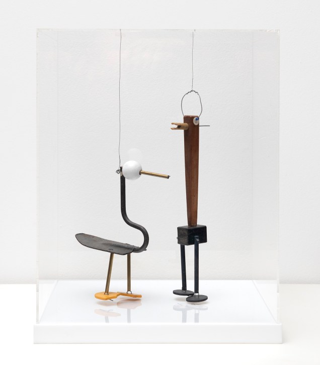 Pássaro pancada oiseau marteau e patinho, de Julio Villiani. Galeria Estação.