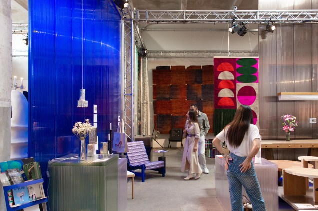 A Isola Design Gallery apresenta<span> produtos únicos, artesanais e colecionáveis feitos por designers e estúdios independentes de todo o mundo.</span>